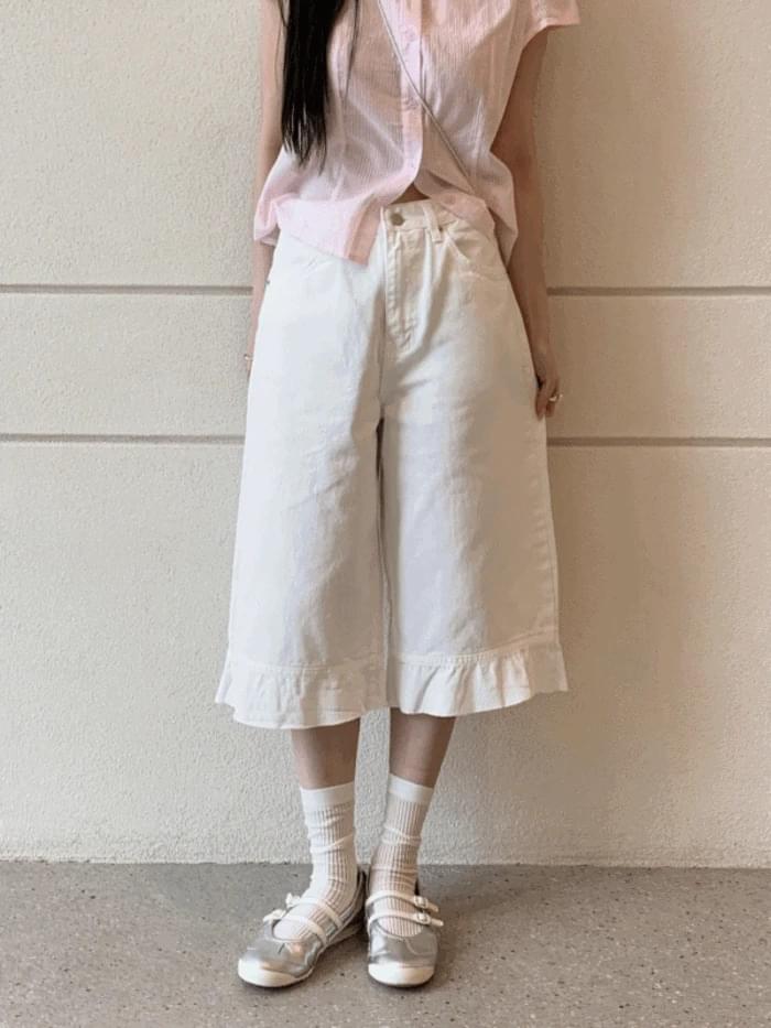 Frill Capri Bermuda Pants (2 colors)