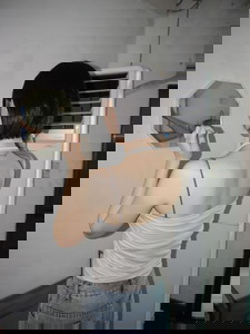 後背方形交叉無袖背心