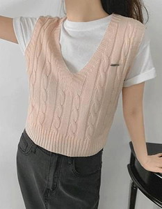 ディープVクロップニットベスト