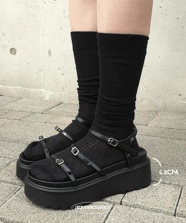 Body Buckle Block Heel Sandals