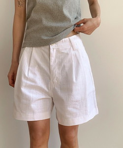Nuelle pintuck half pants