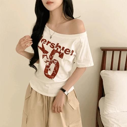 Regina Nayeom Number Six Printed Off-Shoulder Crop Short Sleeve T-Shirt