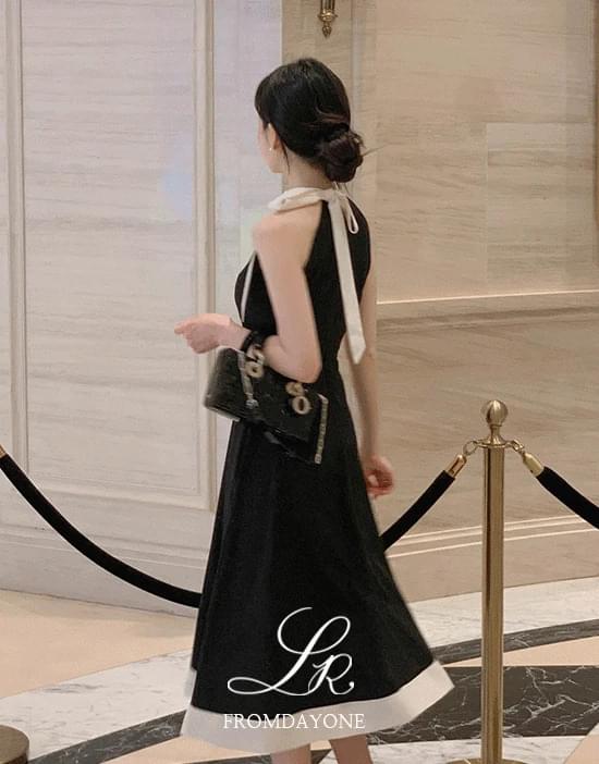 Made) Fluoro color blocking halter neck long Dress