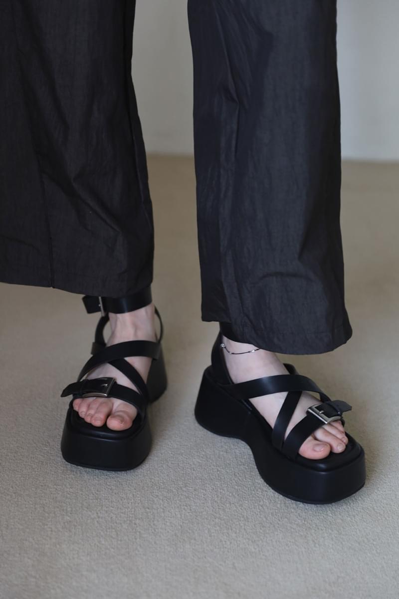 platform strap sandals
