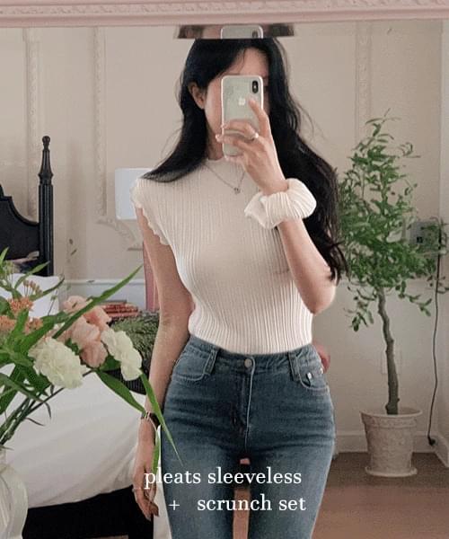 Roe Pleats Sleeveless Blouse